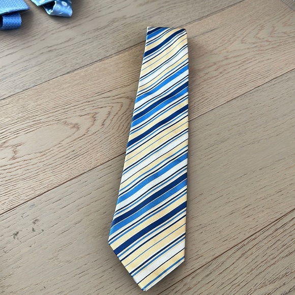 Burberry - Picture 1 of 4